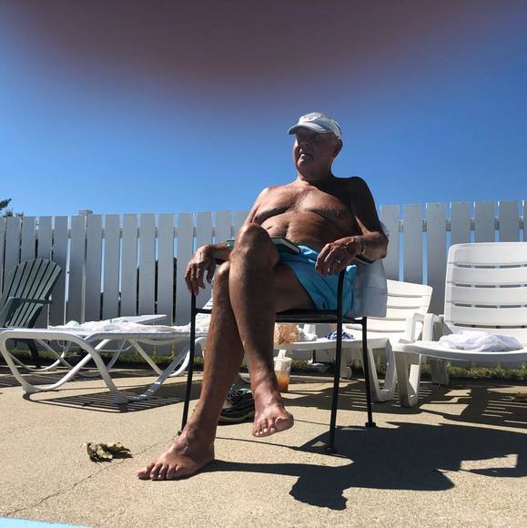 Meet your Posher, Hanni - Picture 1 of 1